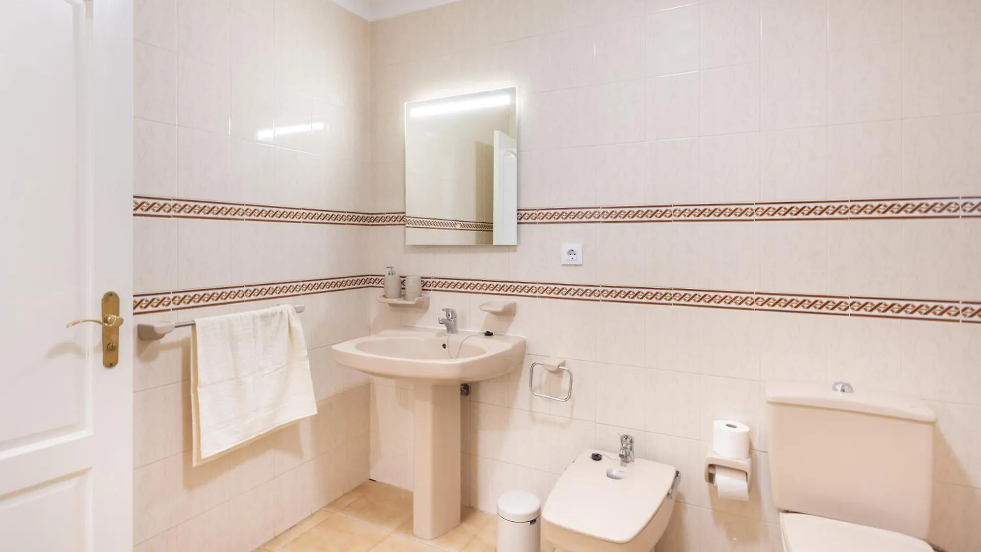 Home2Book Ocean Views & Terrace Steps To The Beach Los Cristianos  Lägenhet